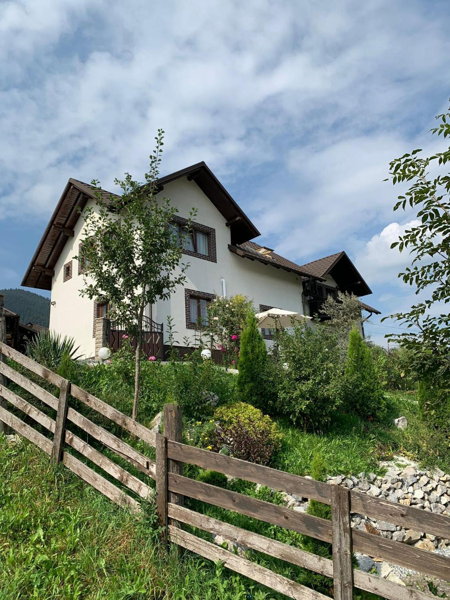 Casa De Pe Deal Садова Екстериор снимка